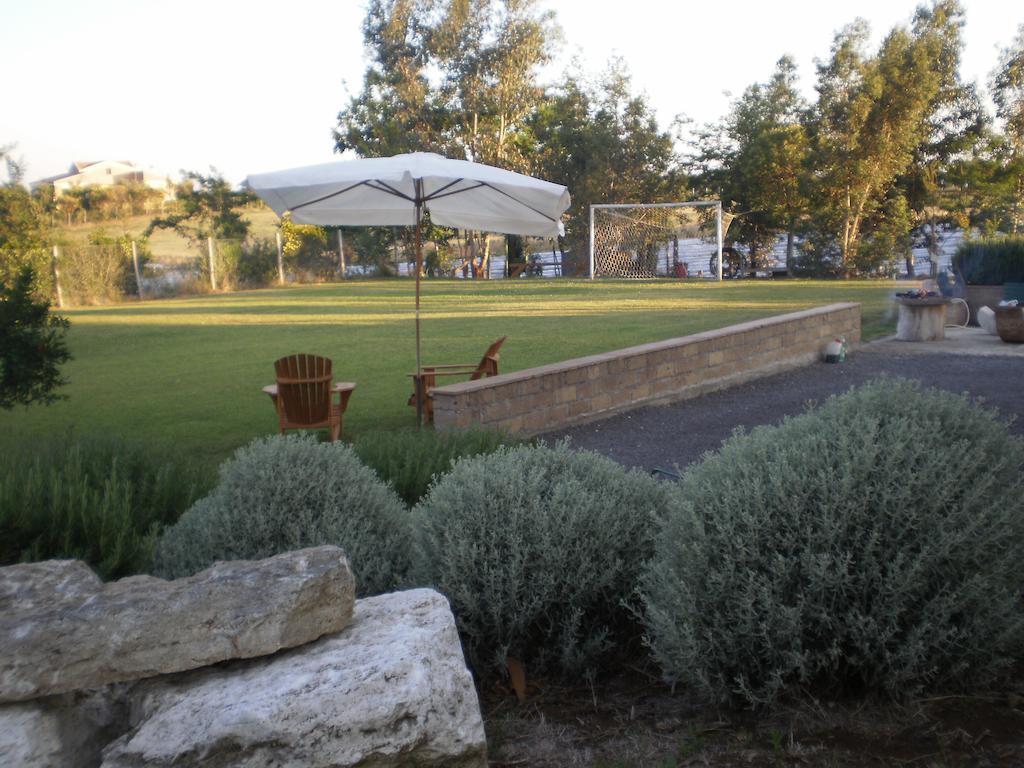 Locanda Degli Etruschi Montalto di Castro Bagian luar foto