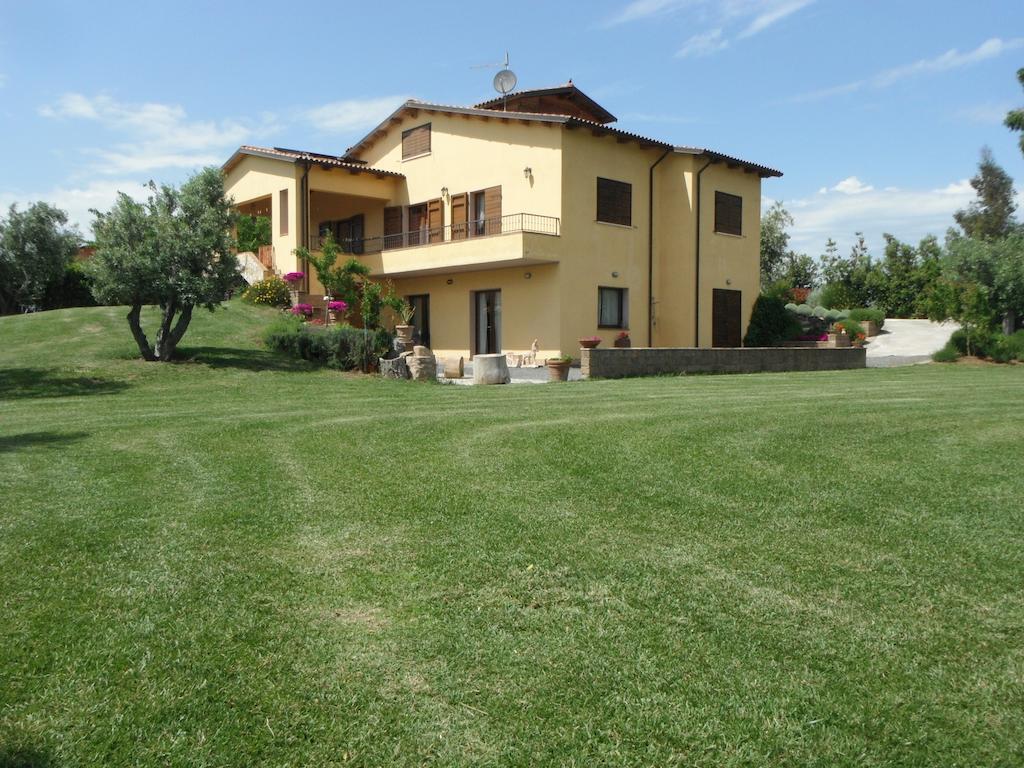 Locanda Degli Etruschi Montalto di Castro Bagian luar foto